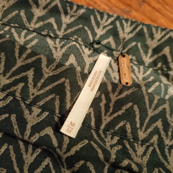 Free People Bohemian Green Geometric Pattern Big Bell Sleeve Cropped Top Medium - Picture 6 of 8